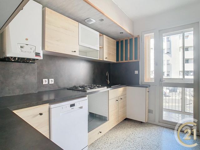 Appartement F3 à louer - 3 pièces - 71.36 m2 - PERPIGNAN - 66 - LANGUEDOC-ROUSSILLON - Century 21 Terres Catalanes