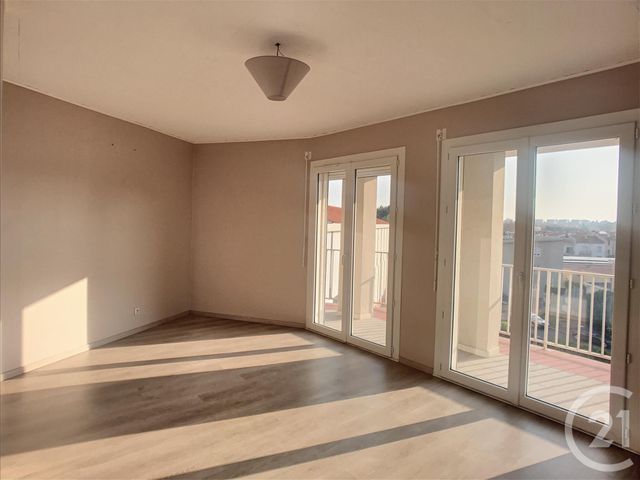 Appartement F3 à louer - 3 pièces - 61.75 m2 - PERPIGNAN - 66 - LANGUEDOC-ROUSSILLON - Century 21 Terres Catalanes